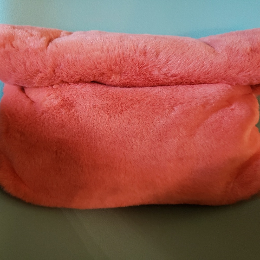 Top shop Peach faux fur clutch